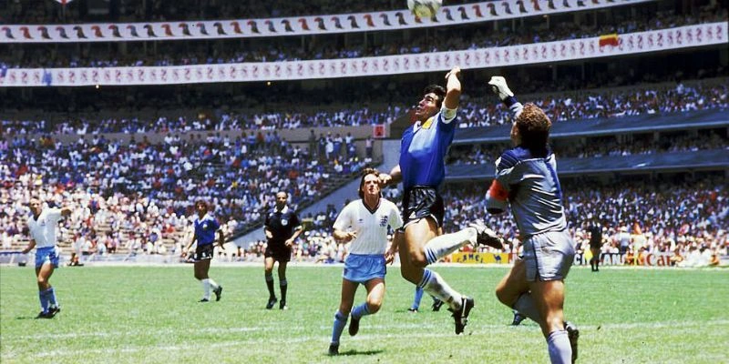 Top 10 Highlight Bóng Đá Ấn Tượng Trong Sự Nghiệp Cầu Thủ 2 Highlight của Diego Maradona trong trận tứ kết World Cup 1986